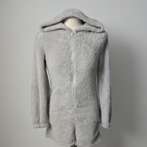 4/$20 ❤️ Cozy Hooded Fleece Romper (S)